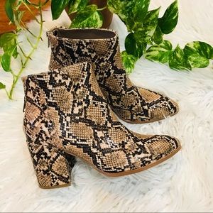 New🌿Steve Madden Julianne Tan Snake Boots